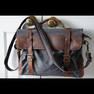 Vintage look leather detailed bag